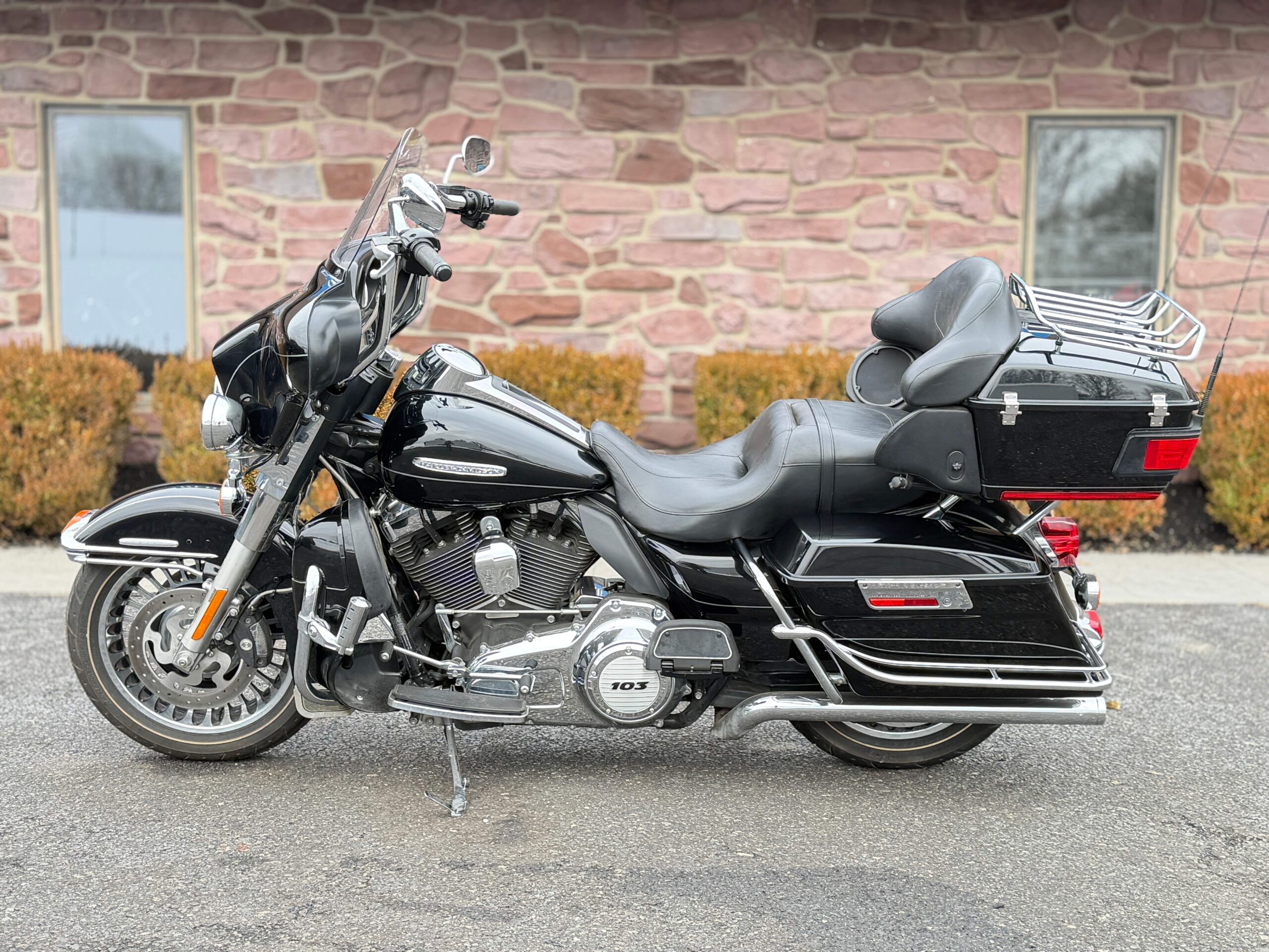 2012 Harley-Davidson Electra Glide Ultra Limited FLHTK 103" One Owner, Clean Carfax, & Extras! - Image 2